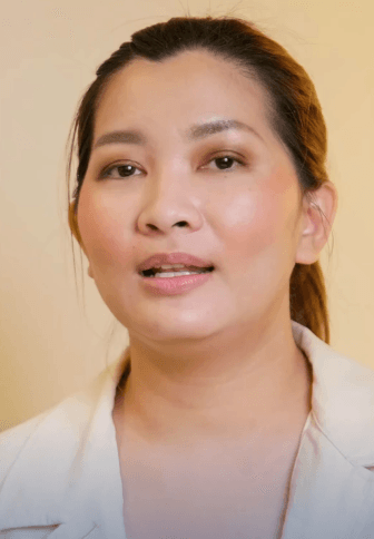 Portrait d’une professionnelle présentant AXCEN Health